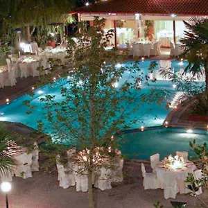 https://four-seasons.hotelschalkidiki.net